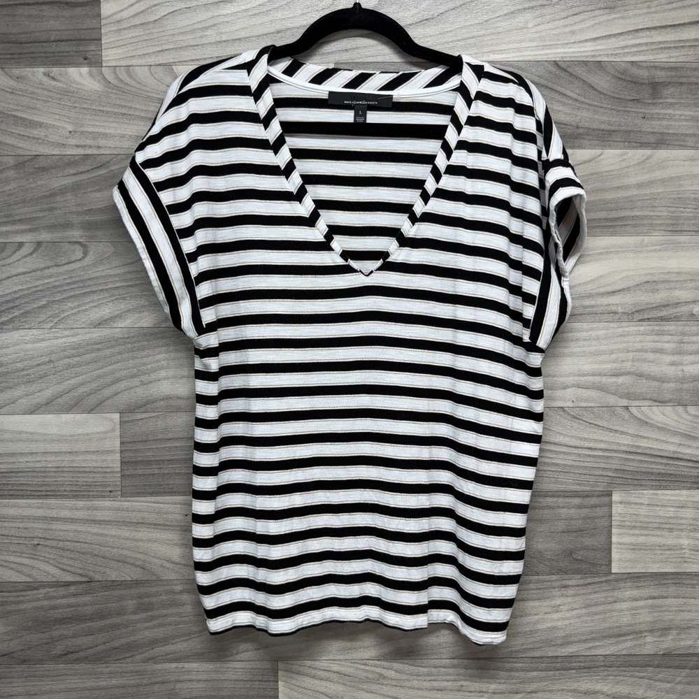 White‎ House Black Market Blouse Women's Large Black Striped Short Sleeve V-Neck